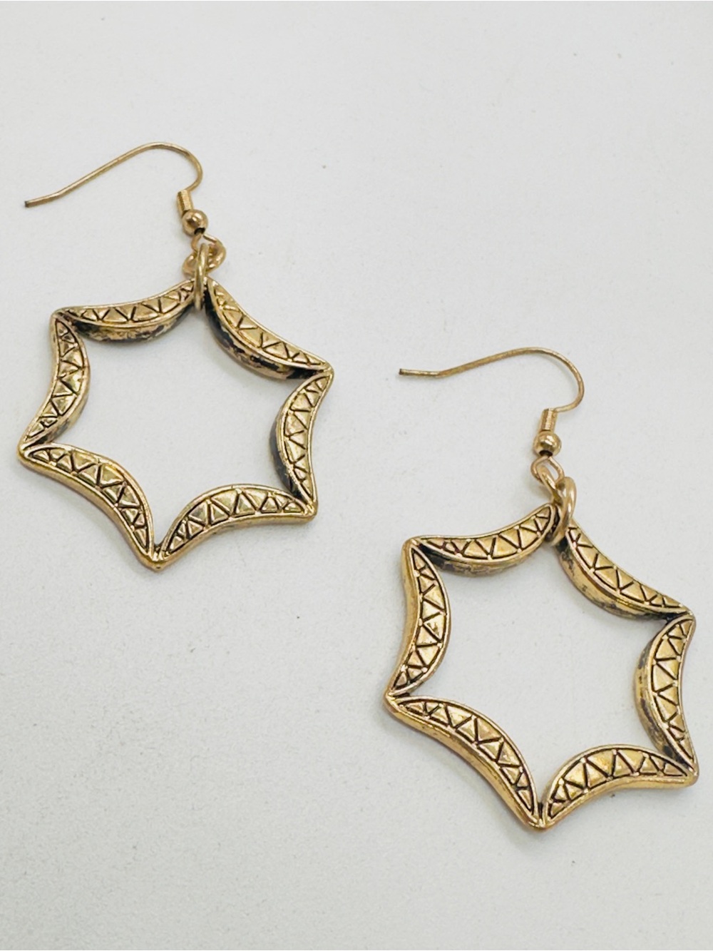 Gold Tone Brassy Open Star Shaped Hook Earrings Dangle Textured Pierced - Picture 2 of 3